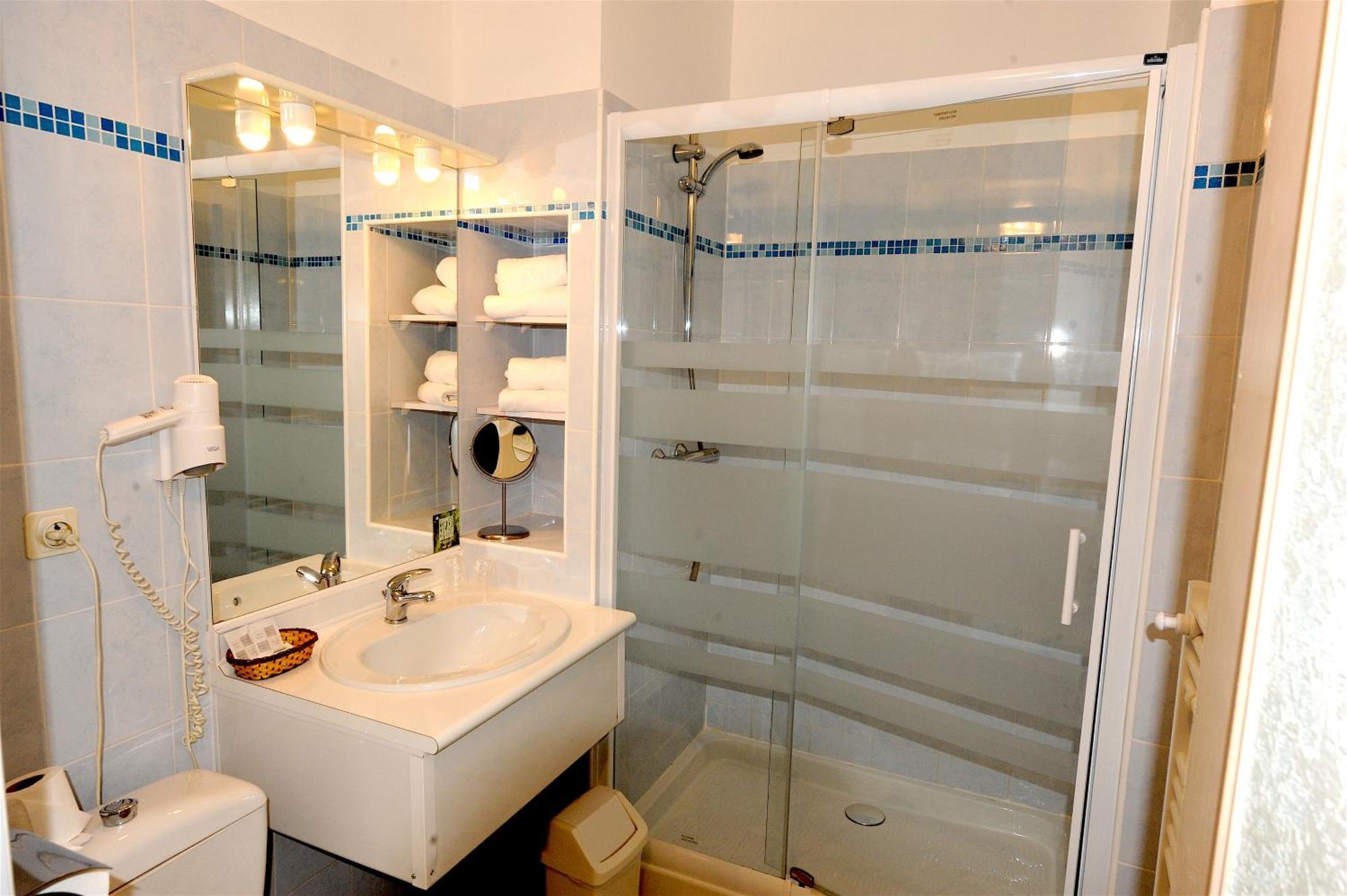 Logis Hotel Le Belle Rive Najac Ngoại thất bức ảnh